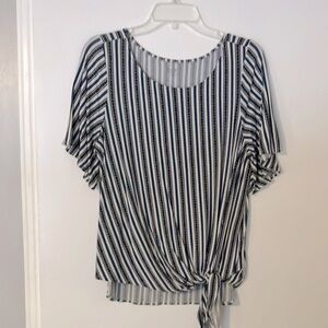 Women’s The Loft Patterned Stripe size tie top.